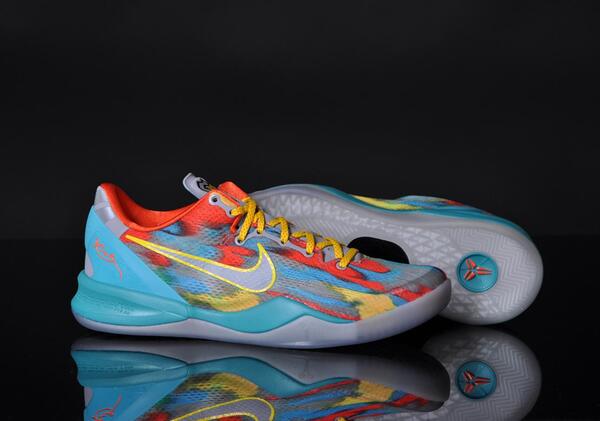 『オリジナル』NIKE ZOOM KOBE V 28.0 nike-zoom-kobe-8-system-